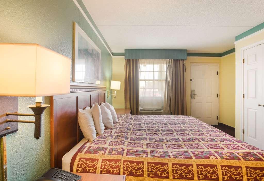 Bhagat Hotels Stone Mountain Atlanta BW Signature Collection Тъкър Стая снимка