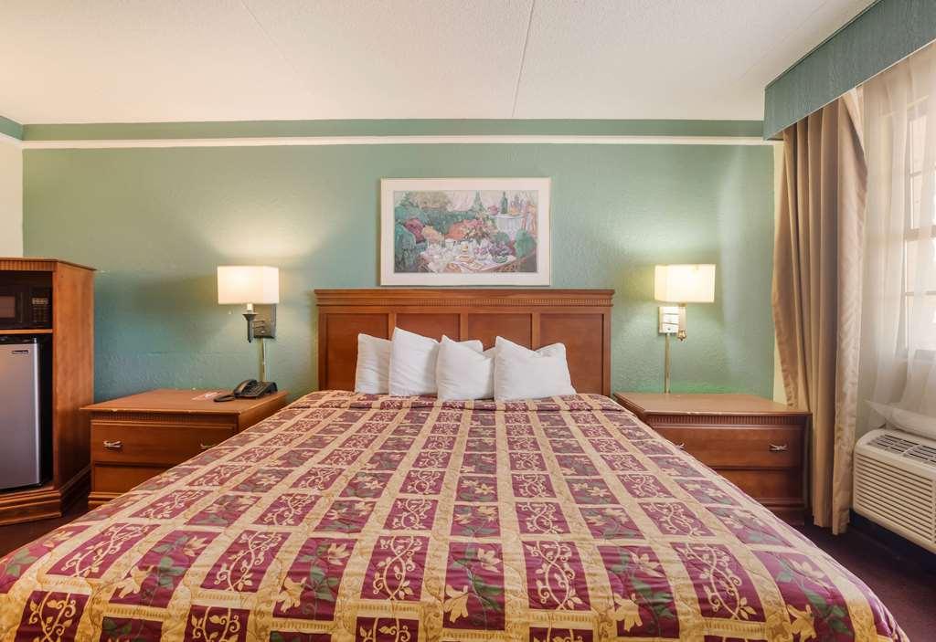 Bhagat Hotels Stone Mountain Atlanta BW Signature Collection Тъкър Стая снимка
