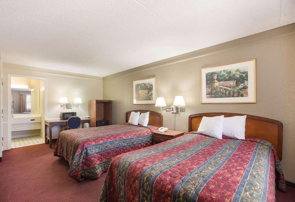 Bhagat Hotels Stone Mountain Atlanta BW Signature Collection Тъкър Стая снимка